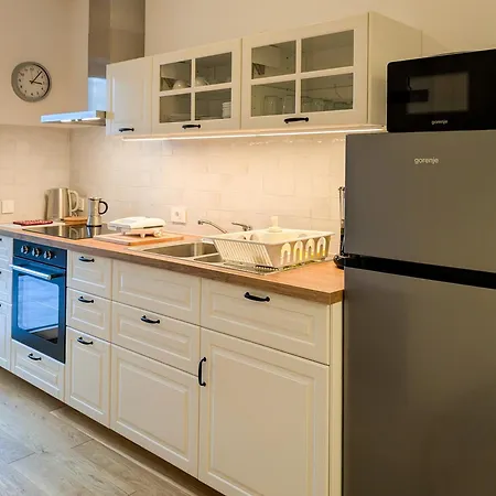 Апартаменты Tartiniela *